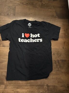 Black "I ♥ Hot Teachers" Graphic Tee